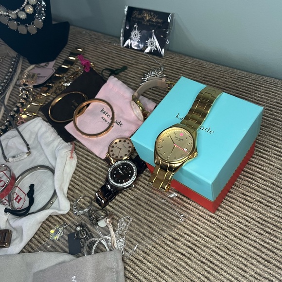 Designer brand women’s jewelry mystery box - Picture 6 of 7